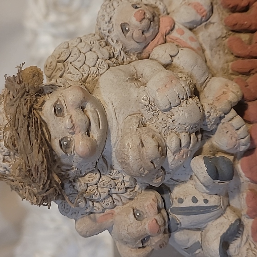 Dreamsicle Cherub/Angel With Bunnies Figurine Vintage Plaster. - Picture 2 of 9